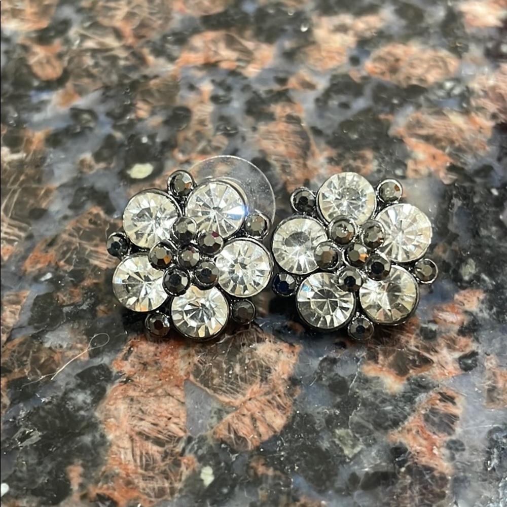 Flower graphite and diamond